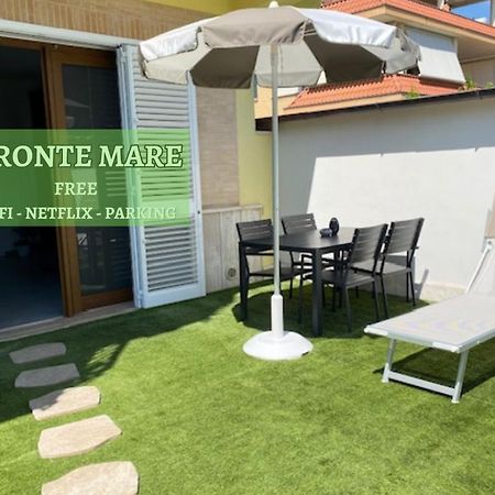 Villa Novella Del Mar Prima Fila Dal Mare Grottammare Exterior foto